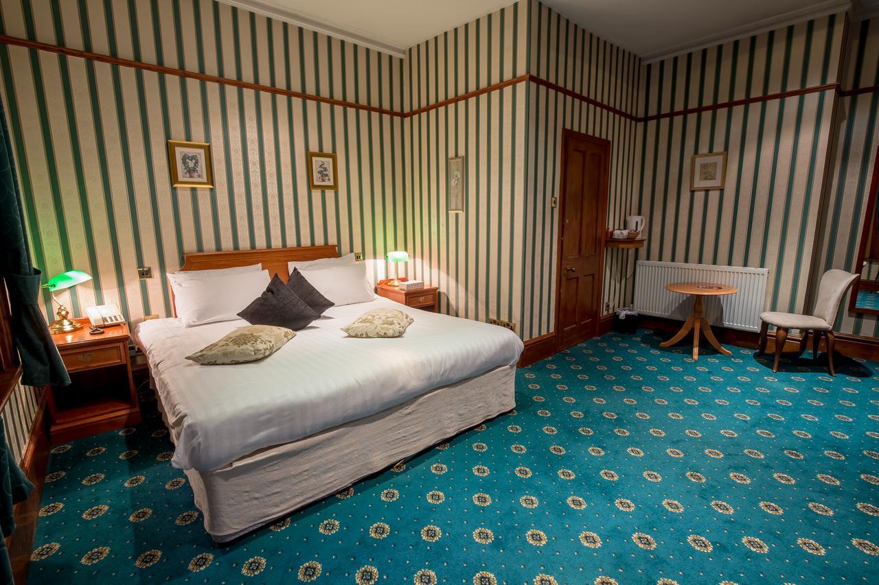 Harefield Manor Hotel Romford Zimmer foto